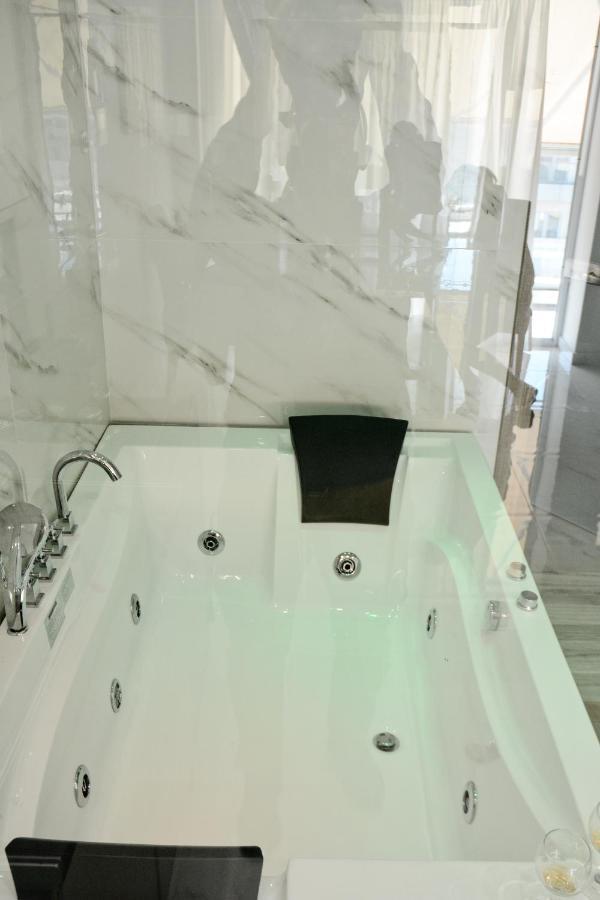 Dafni Luxury Suites Aten Exteriör bild